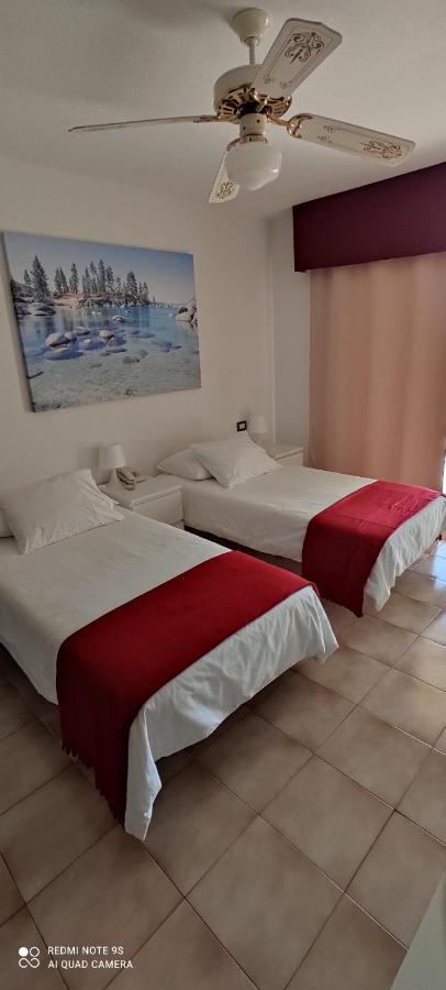 Castle Harbour 425 Apartment Лос Кристианос Екстериор снимка